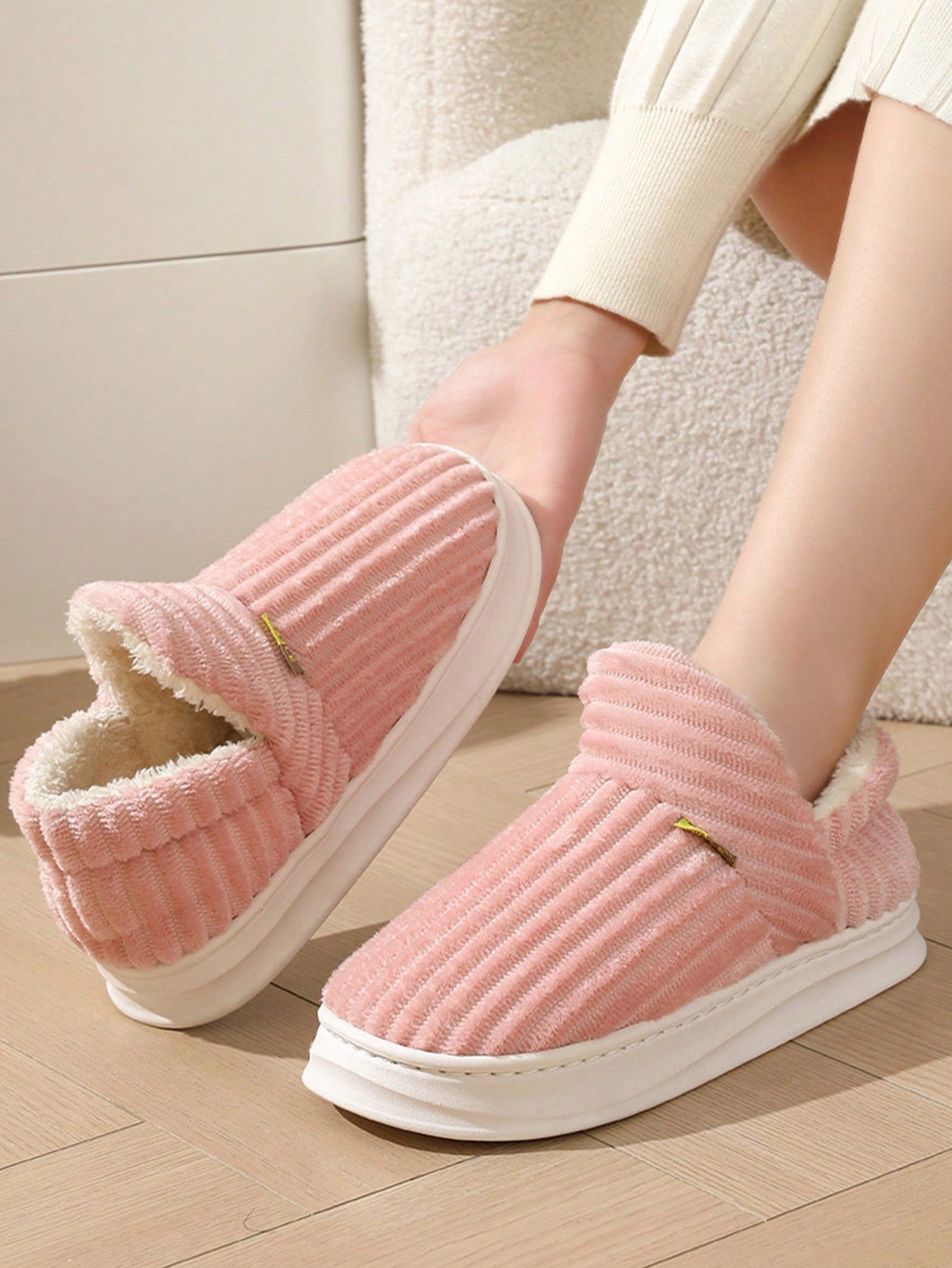 Cozy Fluffy Shoes - LONDON Wardrobe